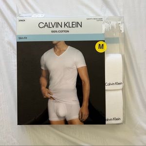 Calvin Klein // 2 Pack V-Neck // White // Medium